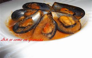 Mejillones En Salsa De Pan Frito
