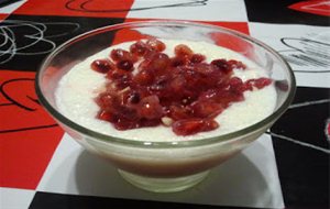 Crema De Queso Con Granadas.