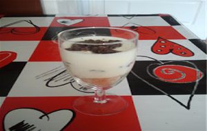 Crema De Queso Con Galleta Y Chocolate.