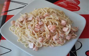 Espaguetis Con Salmón, Gambas Y Nata.