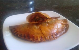 Empanadillas De Cebolla Caramelizada Con Mejillones En Escabeche Calvo.