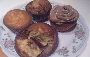 Madalenas De Vainilla Con Frosting De Chocolate
