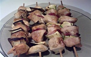 Brochettes De Pollo Y Vegetales
