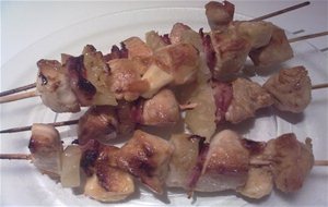 Brochette De Pollo Y Ananá
