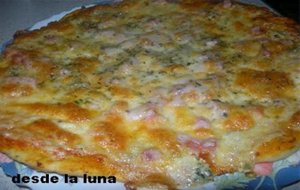 Pizza De Jamón Y 3 Quesos
