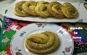 Bretzels Hojaldrados De Sésamo
