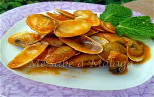 Coquinas Picantes Con Tomate
