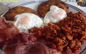 Tortos Con Picadillo Jamon Y Huevos
