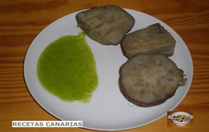 Batatas Con Mojo Verde