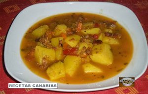 Papas Viudas Con Carne En Salsa