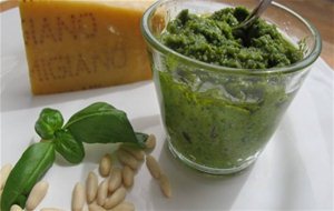 El Auténtico Pesto De Albahaca O Pesto A La Genovese. Receta Y Consejos De Preparación.