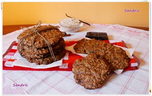 Galletas De Avena, Frutos Secos Y Chocolate
