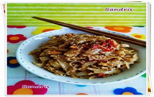 Tagliatelle Con Verduras, Crujientes, Salsa De Soja Y Perrins
