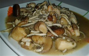 Boletus Con Gambas Y Gulas
