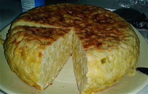 Tortilla De Patatas Con Cebolla, Pimiento Y Calabacín
