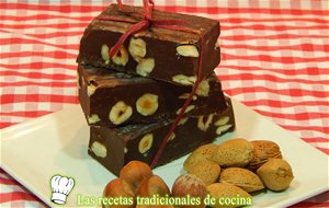 Receta De Turrón De Chocolate Con Avellanas Y Almendras
