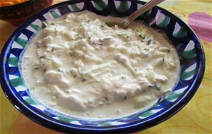 Salsa De Yogurt Y Pepino 
