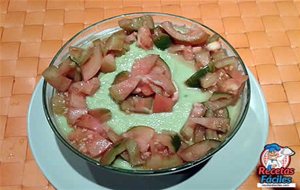 Crema De Aguacate Con Tomate
			