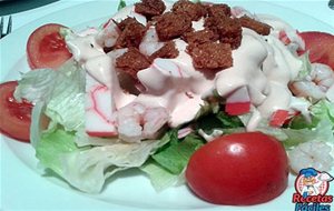 Ensalada De Gambas Y Palitos De Cangrejo
			