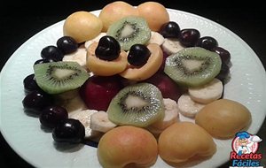 Frutas Kiwi, Albaricoque, Ciruelas, Cerezas, Plátano
			