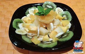 Frutas, Mandarina, Pera, Kiwi, Plátano, Melón Y Melocotón
			