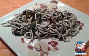 Gulas Con Pimiento Y Cebolla
			