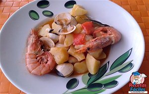 Patatas Con Almejas Y Gambones
			