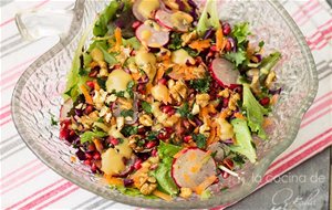 Ensalada De Col Lombarda, Nueces Y Granada
