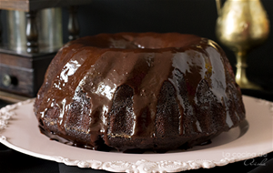 Bundt Cake De Chocolate Y Café Con Glaseado De Chocolate Negro Y Canela
