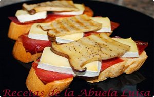 Montaditos De Jamón Con Queso Brie Y Boletus Edulis
