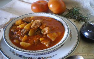 Gulash (magyar Gulyás)
