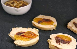 Medallas De Pollo Con Frutos Secos Y Salsa De Piñones
