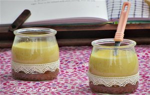 Natillas Al Cardamomo Con Puré De Manzana
