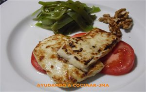 Queso Fresco A La Plancha Con Ensalada
