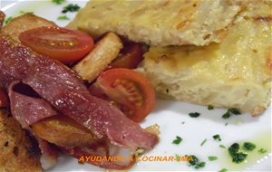 Tortilla De Patatas Al Horno Y Ensalada De Crujientes De Jamón Iberico.
