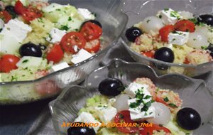 Cucús En Ensalada Griega 
