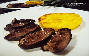 Magret De Pato Con Piña Asada
