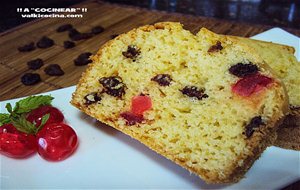 Plum Cake De Pasas Y Cerezas Confitadas
