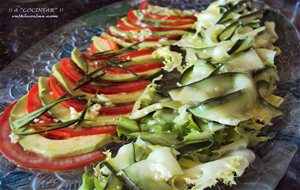 Ensalada De  Carpaccio De Aguacate Con Pepino Aliñado
