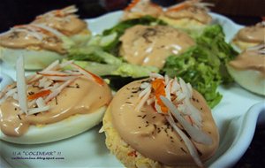 Huevos Rellenos De Surimi Con Salsa Rosa
