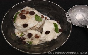 Helado De Menta, Albahaca Y Pepitas De chocolate