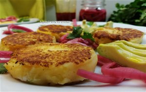 Tortitas De Patata Con Queso - Llapingachos Ecuatorianos
