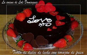 Tarta De Dulce De Leche Con Corazón De Fresa. Especial San Valentín
