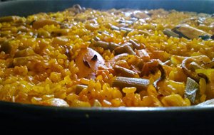 Paella De Chipirones Y Ajos Tiernos
