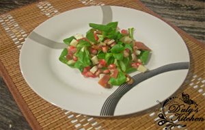 Ensalada De Canónigos, Granada Y Queso
