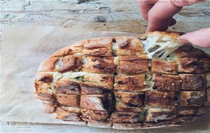 Pan Relleno De Queso (pull Apart Cheesy Bread)