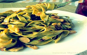 Tagliatelle En Salsa De Ñoras Con Frutos Secos