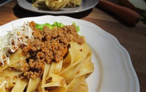 La Auténtica Salsa Boloñesa. Toda La Verdad Sobre Los Mitos De La Cocina Italiana.