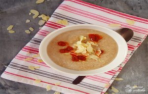 Crema De Coliflor Especiada Y Almendras
