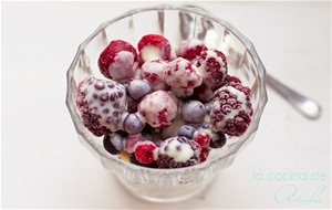 Frutos Del Bosque Con Crema De Chocolate Blanco
